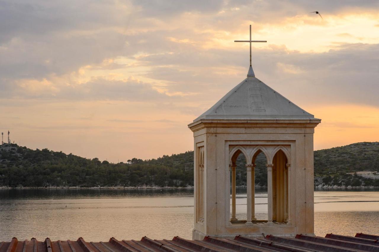 On The Rock Apartments Sibenik Bagian luar foto