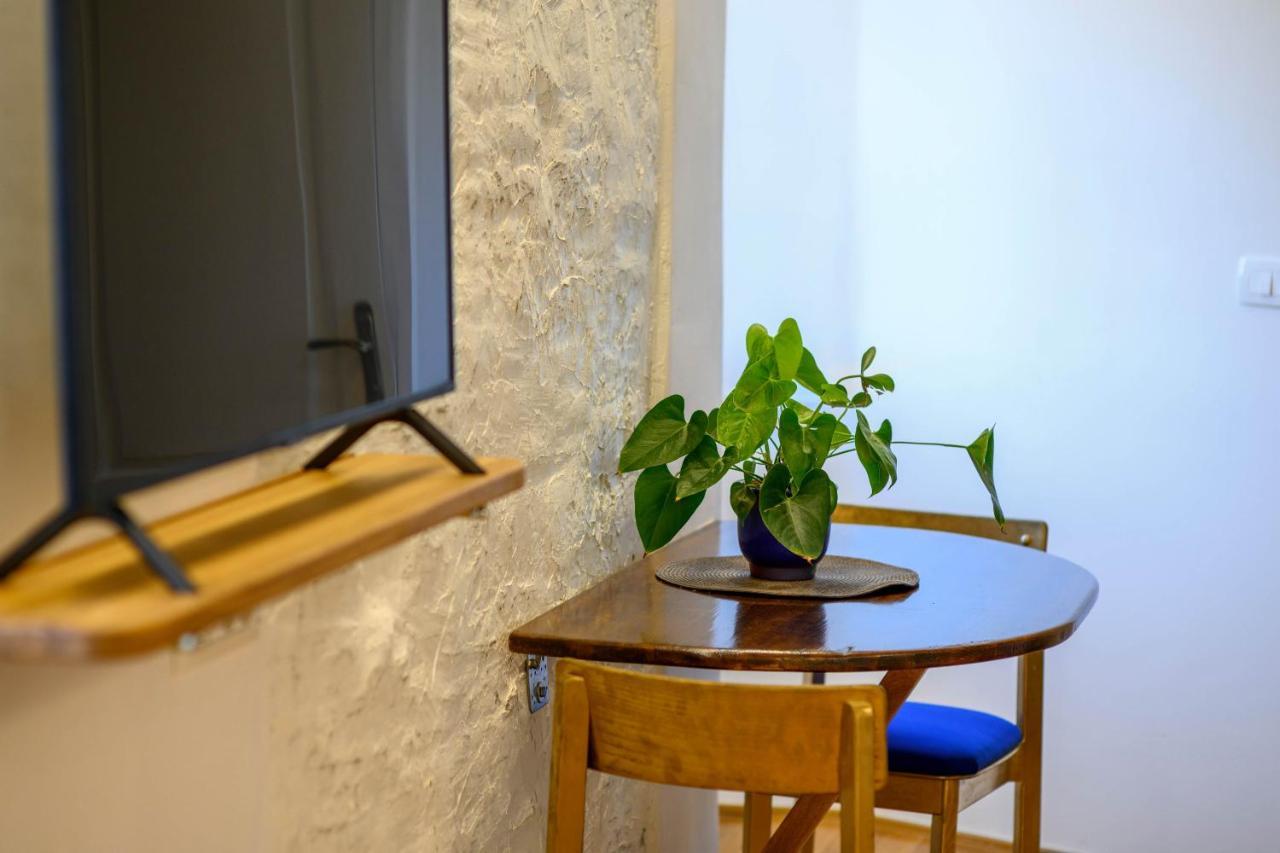 On The Rock Apartments Sibenik Bagian luar foto