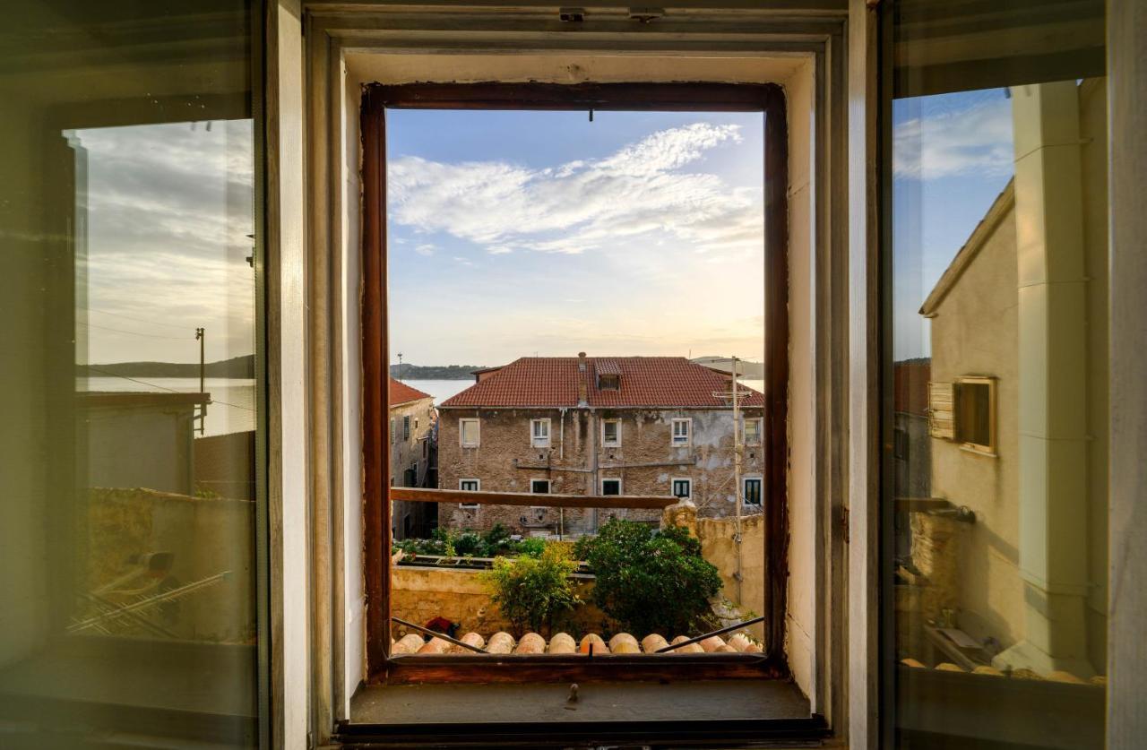 On The Rock Apartments Sibenik Bagian luar foto