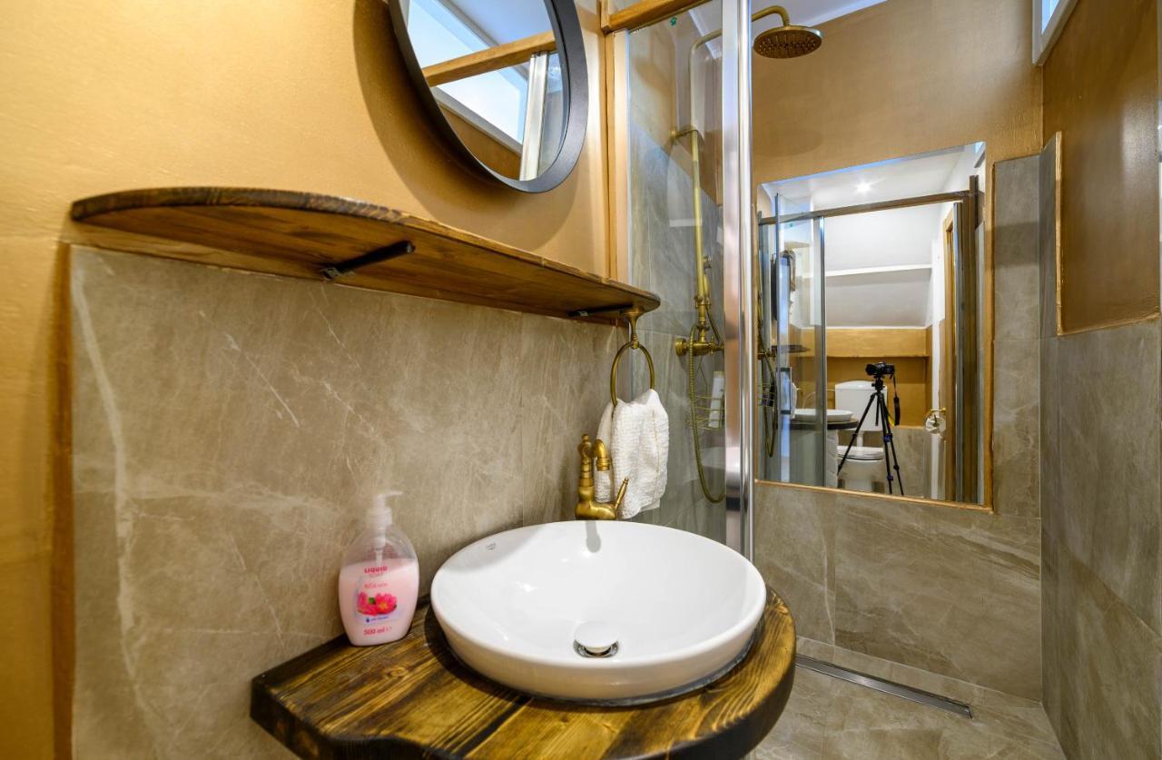On The Rock Apartments Sibenik Bagian luar foto